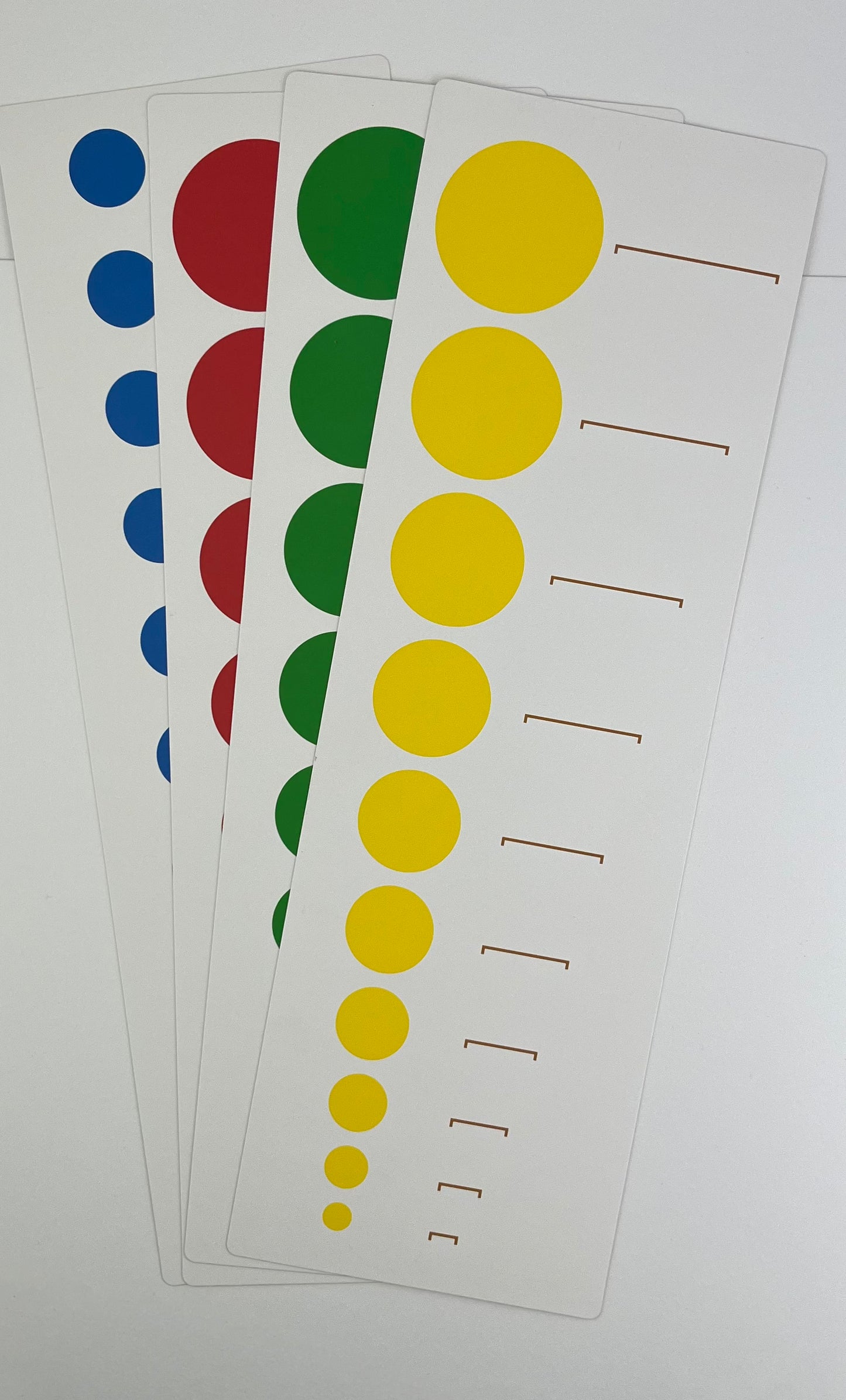 Färgcylindrarna kort visar höjd och diameter