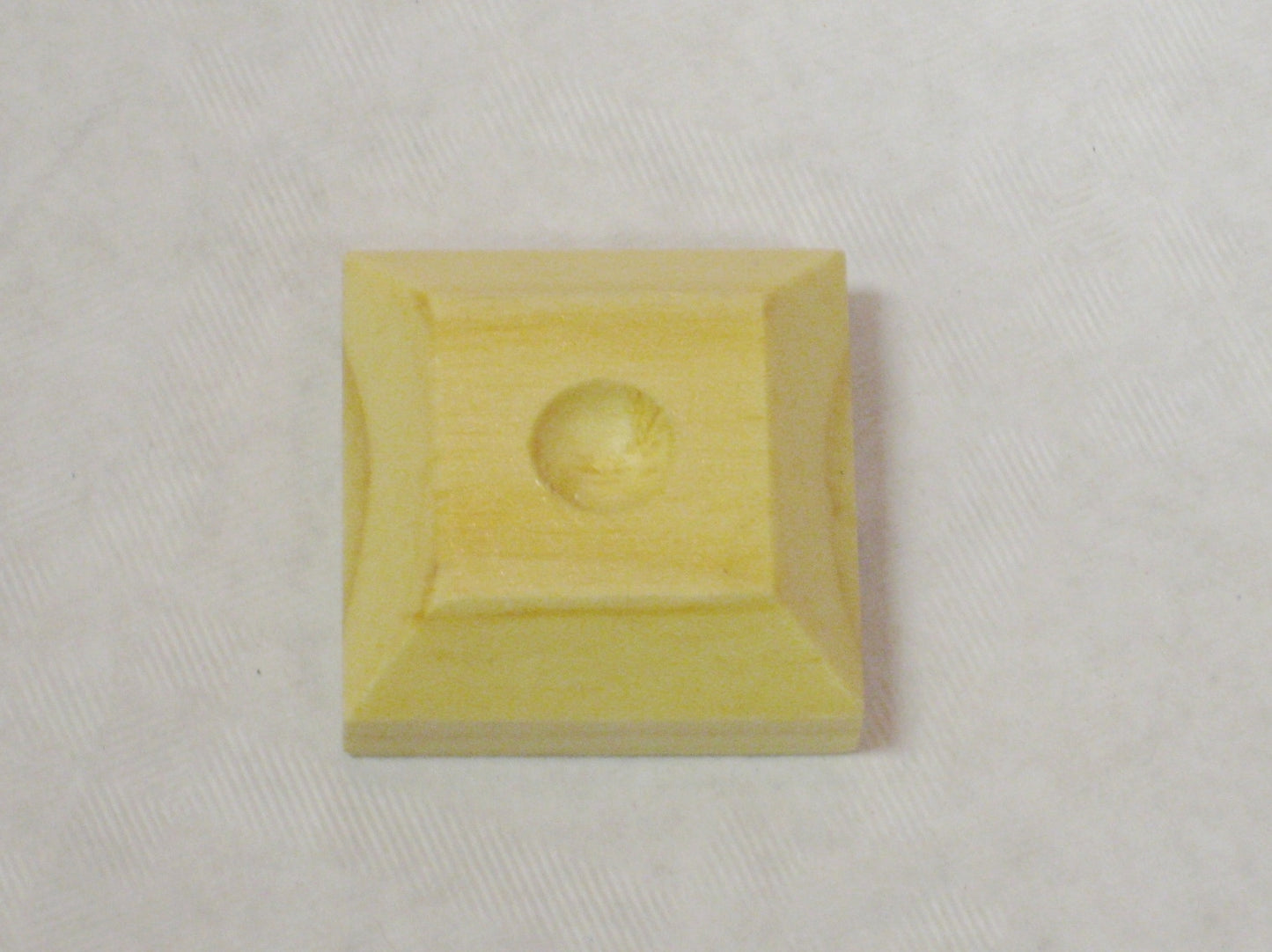 Bricka i lind för 1 st pärla