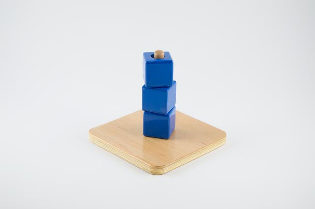 Plocka-på-bräda 3 st kuber på vertikal pinne