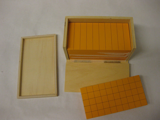 Fem gula rätblock av trä inkl låda