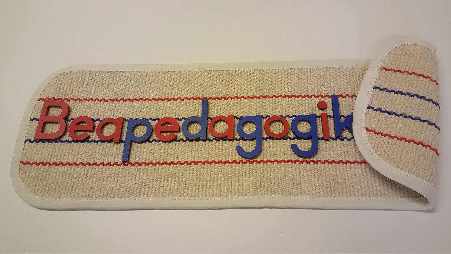 "Skriv" med lilla rörliga alfabetet 60x20 cm