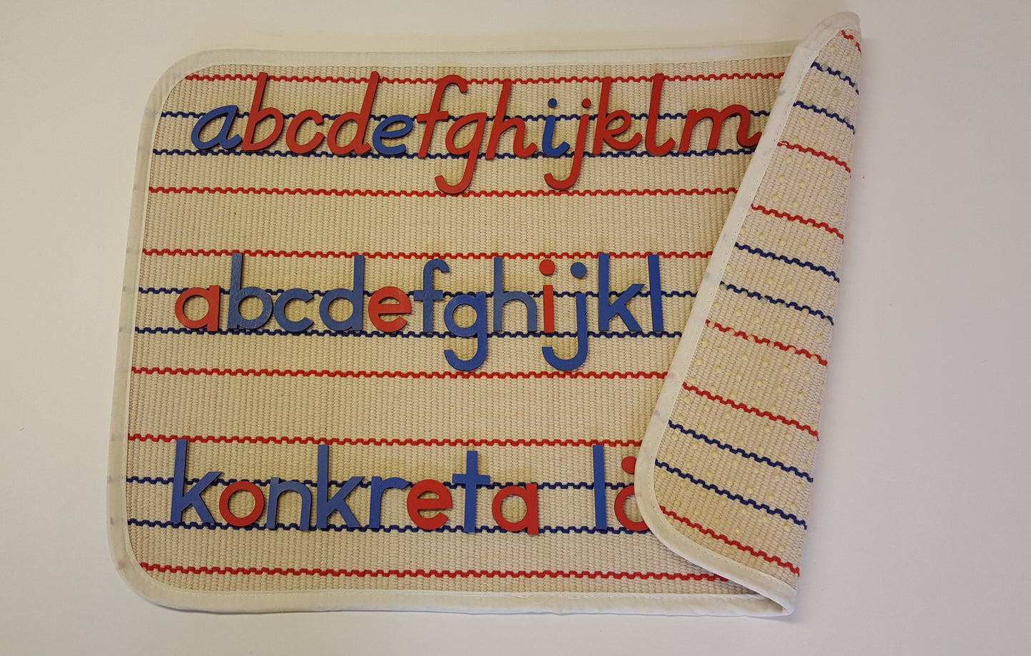 "Skriv" med lilla rörliga alfabetet 60x40 cm
