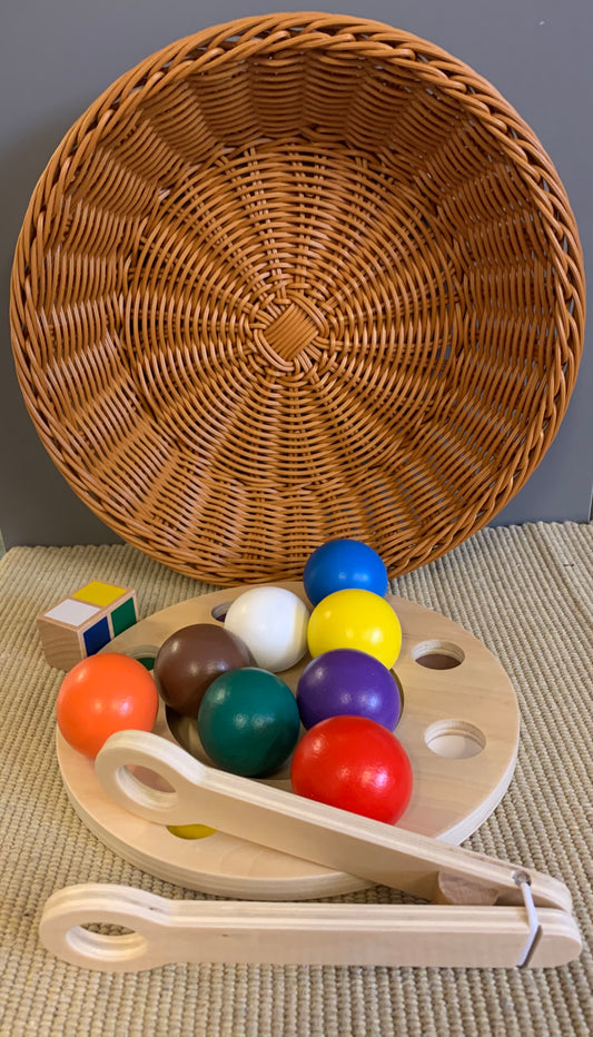 Regnbågsbollar i trä balansövning